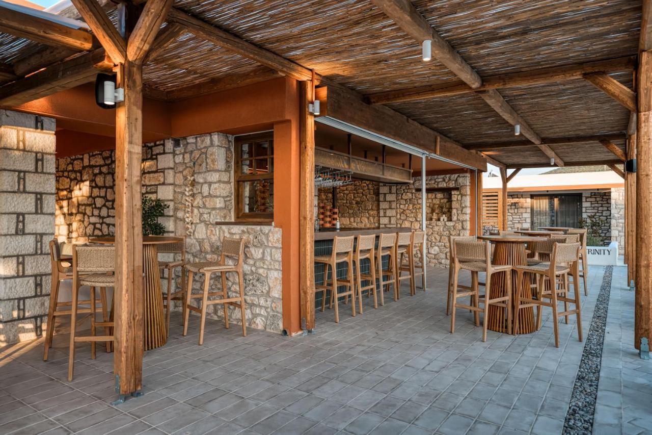 Trinity Design Suites Valanidorachi Екстериор снимка