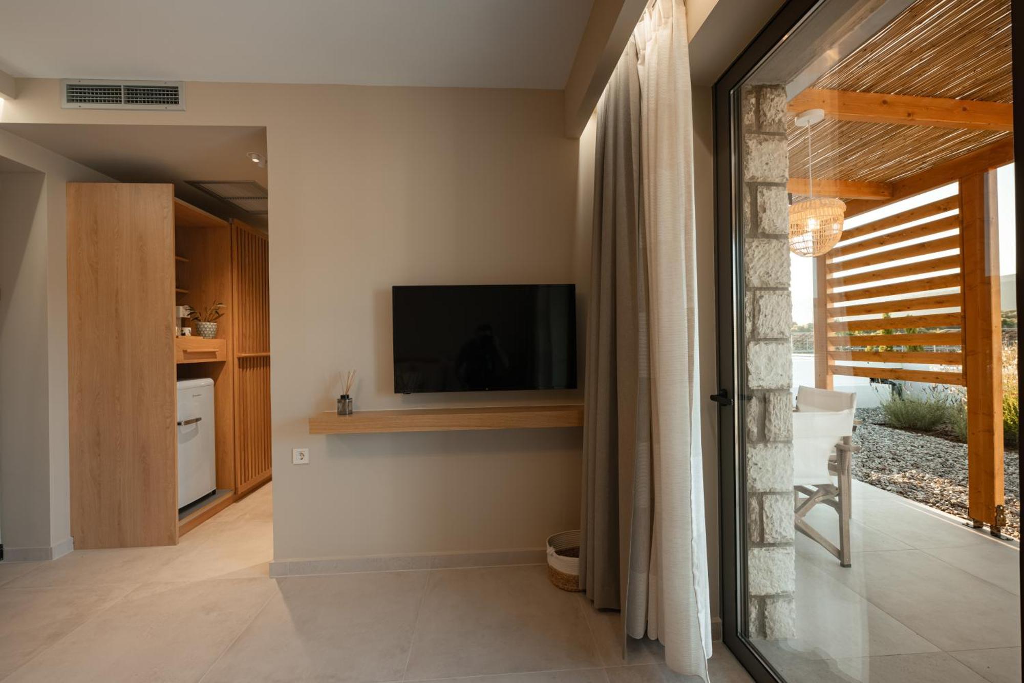 Trinity Design Suites Valanidorachi Екстериор снимка