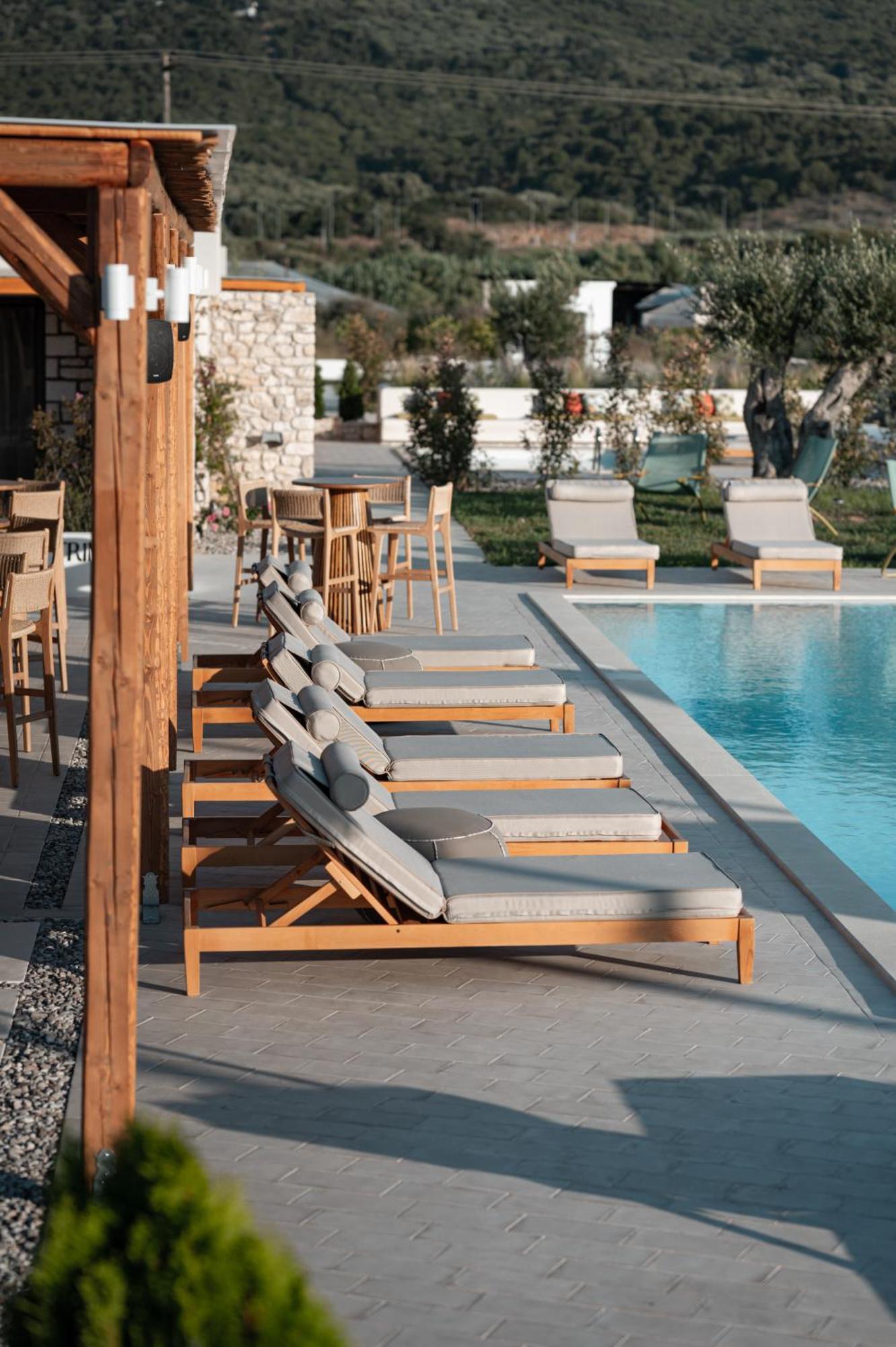 Trinity Design Suites Valanidorachi Екстериор снимка
