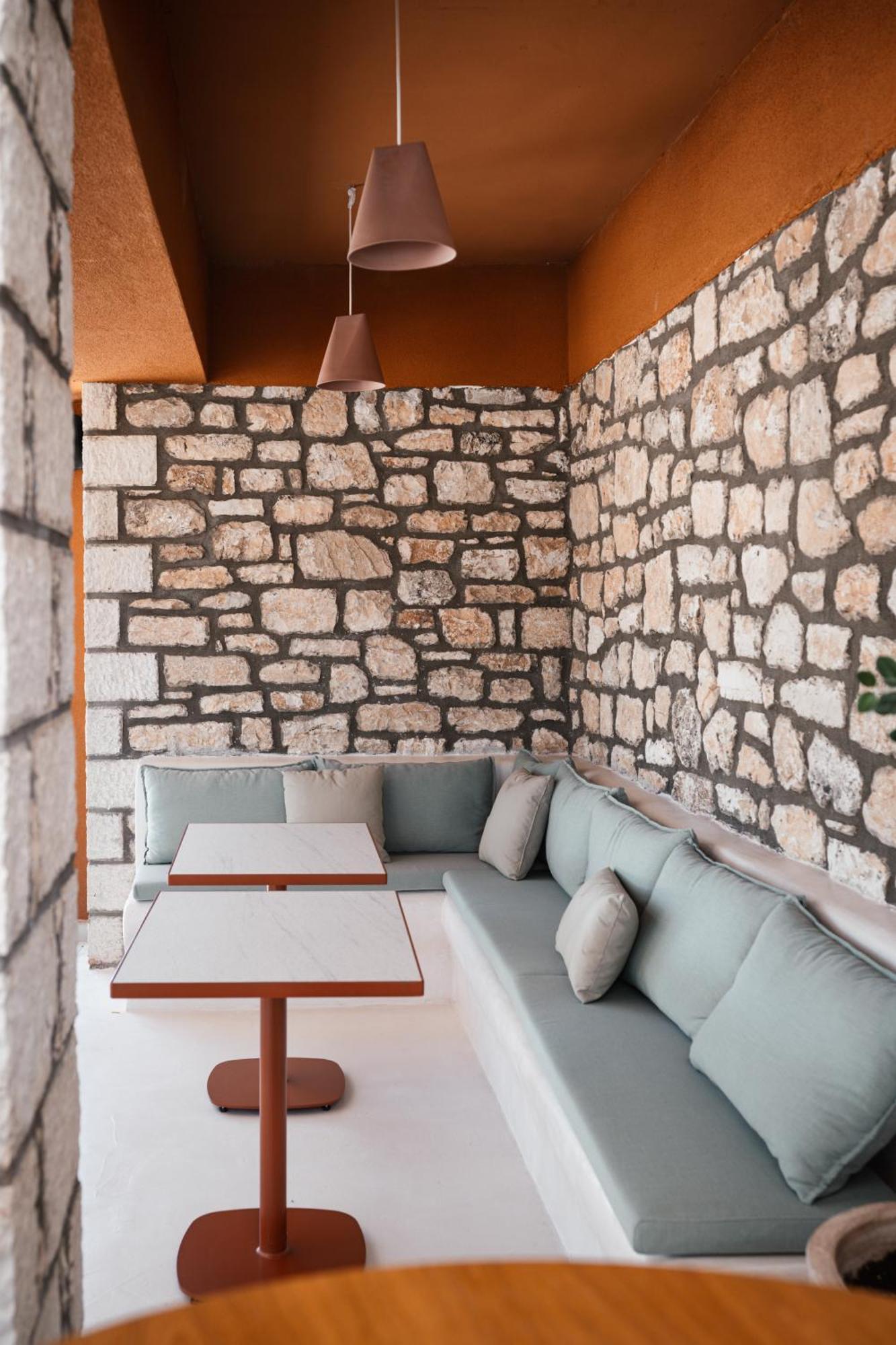 Trinity Design Suites Valanidorachi Екстериор снимка