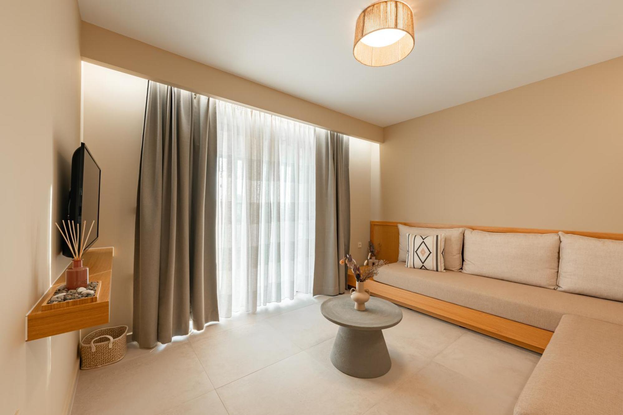 Trinity Design Suites Valanidorachi Екстериор снимка