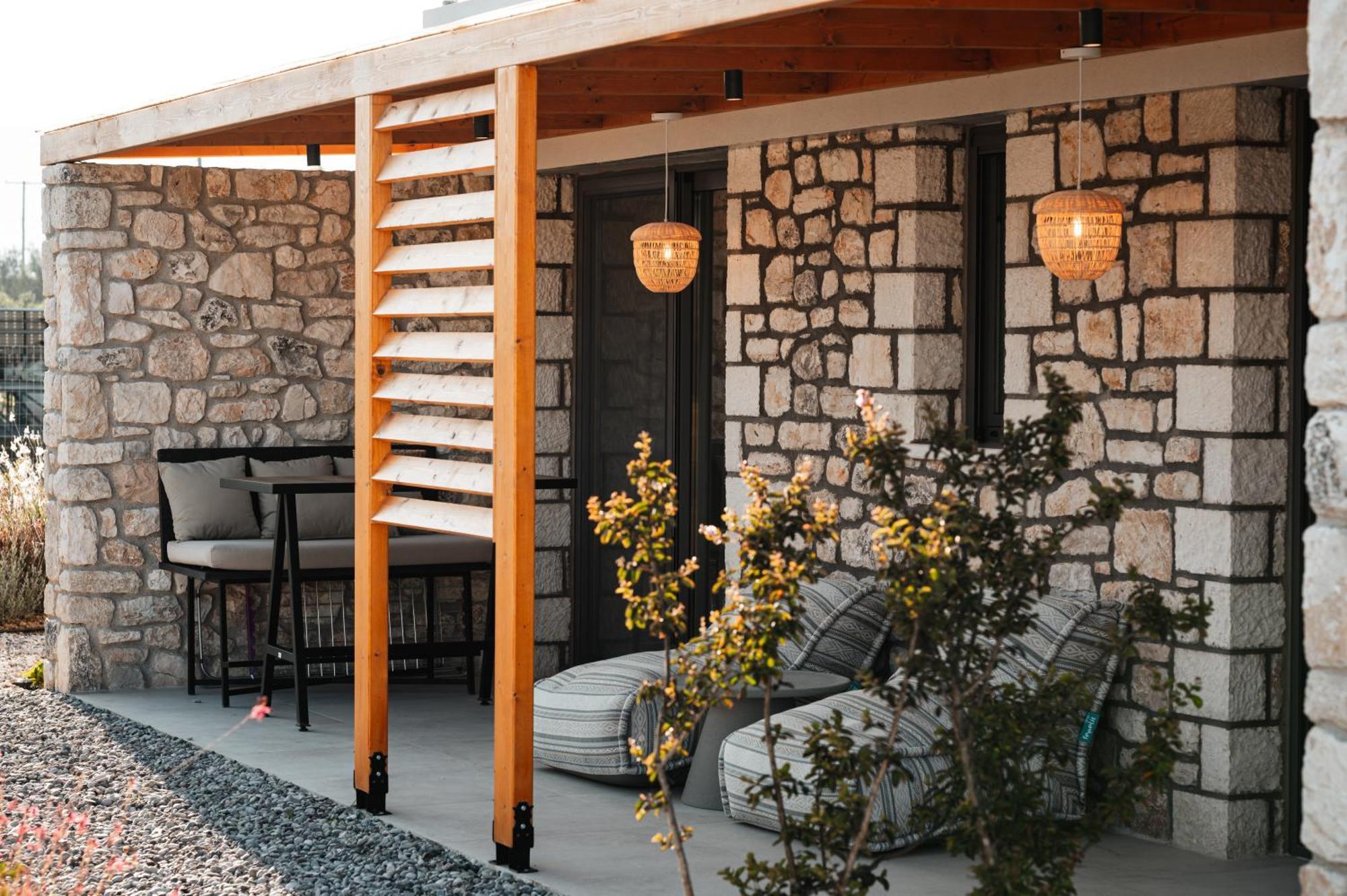 Trinity Design Suites Valanidorachi Екстериор снимка