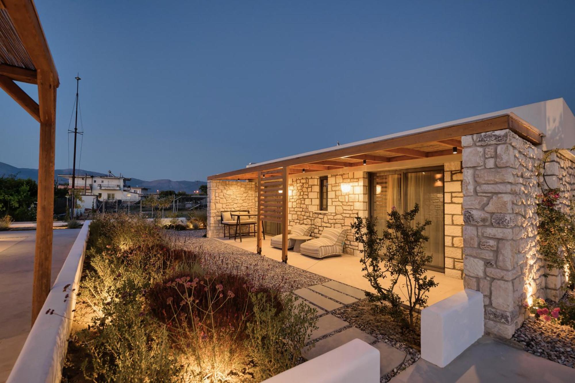 Trinity Design Suites Valanidorachi Екстериор снимка