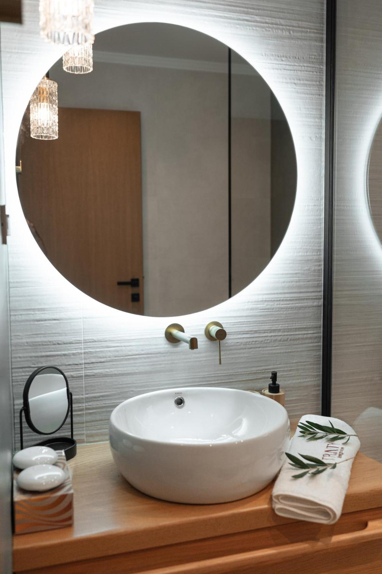 Trinity Design Suites Valanidorachi Екстериор снимка
