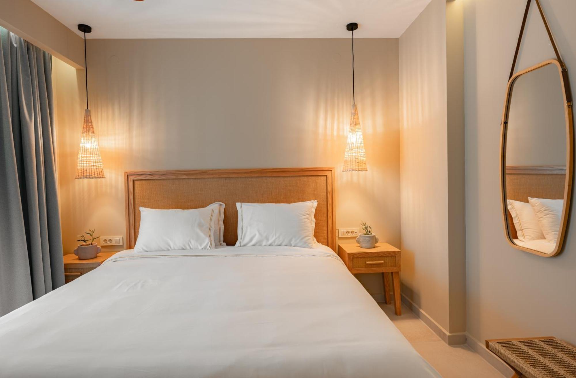 Trinity Design Suites Valanidorachi Екстериор снимка